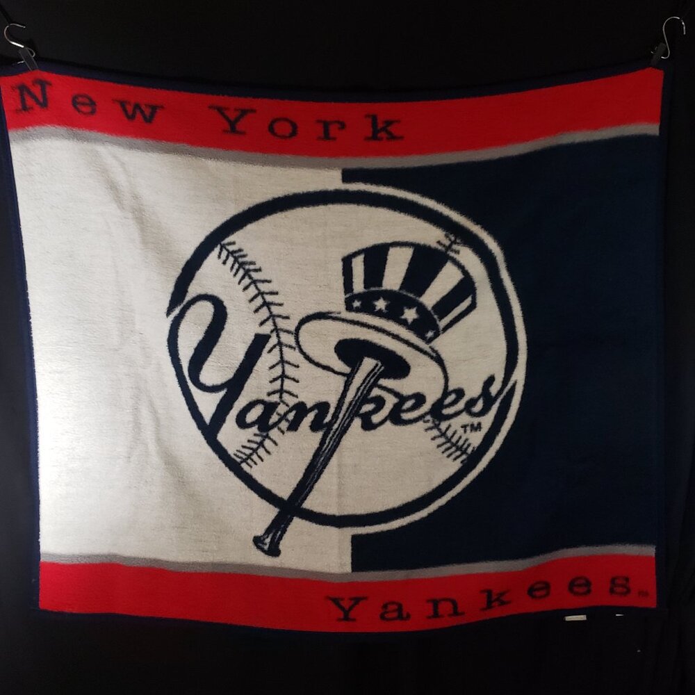 Biederlack Made in USA New York Yankees Red White Blue Blanket